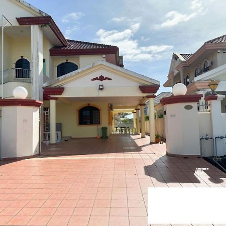 Ling'S Homestay Miri Esterno foto