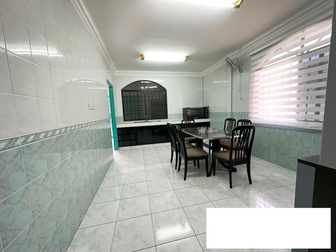 Ling'S Homestay Miri Esterno foto